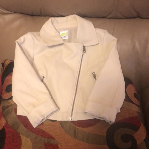 A very stylish leather like toddler’s cream colour jacket, size 18-24 months - Picture 3 of 4